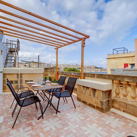 Traditional Maltese Townhouse, Roof Terrace And Views Senglea Exteriör bild