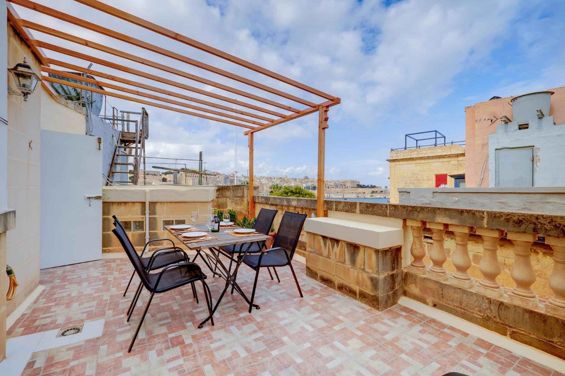 Traditional Maltese Townhouse, Roof Terrace And Views Senglea Exteriör bild