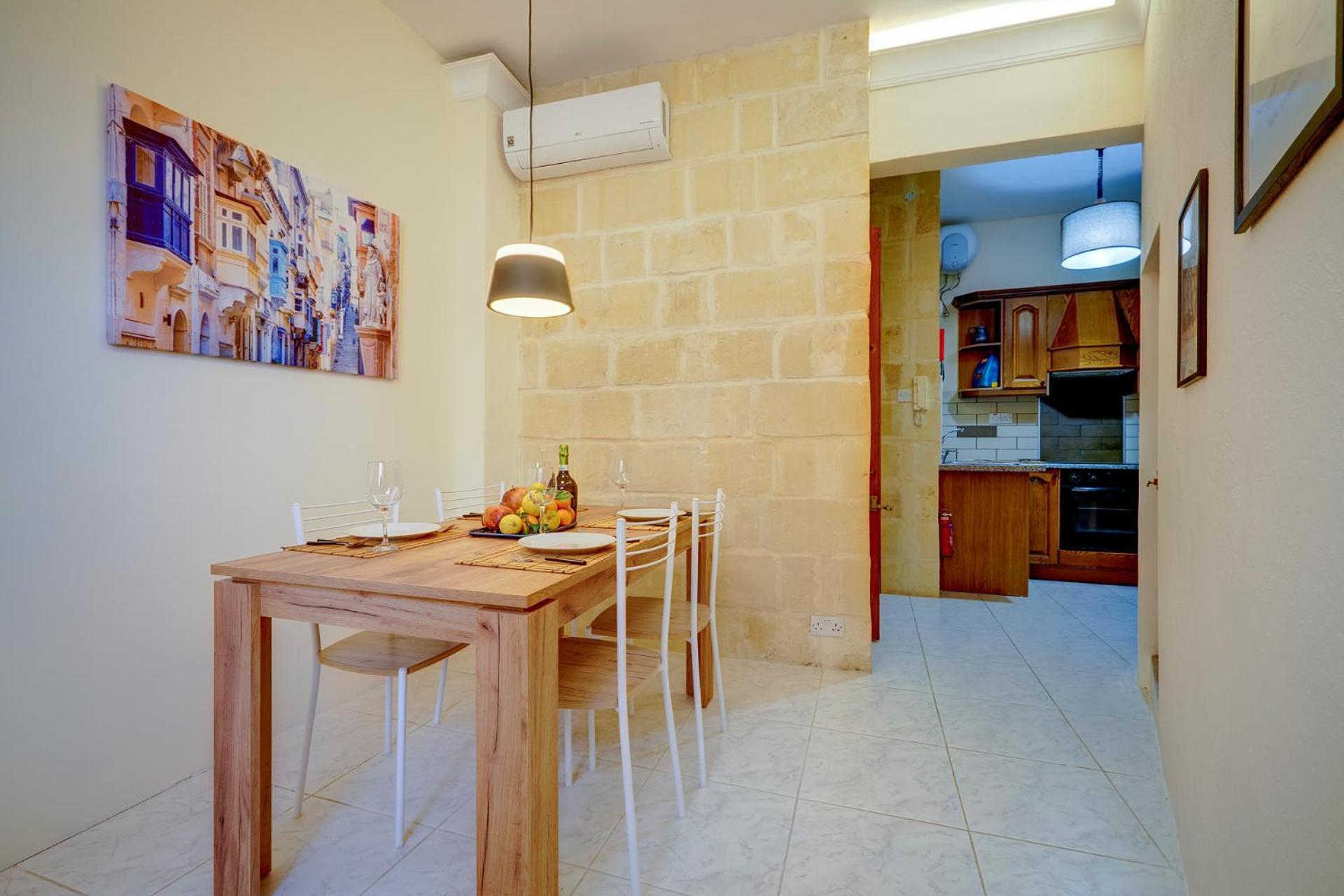 Traditional Maltese Townhouse, Roof Terrace And Views Senglea Exteriör bild