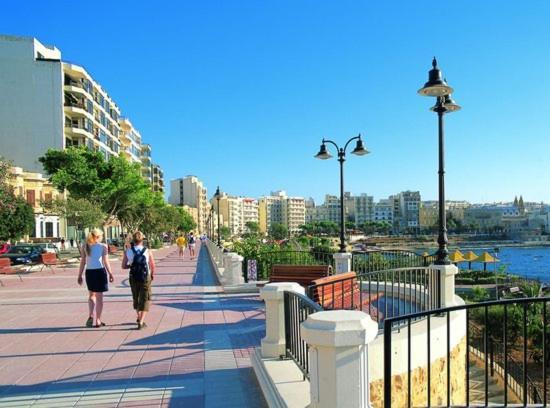 Traditional Maltese Townhouse, Roof Terrace And Views Senglea Exteriör bild