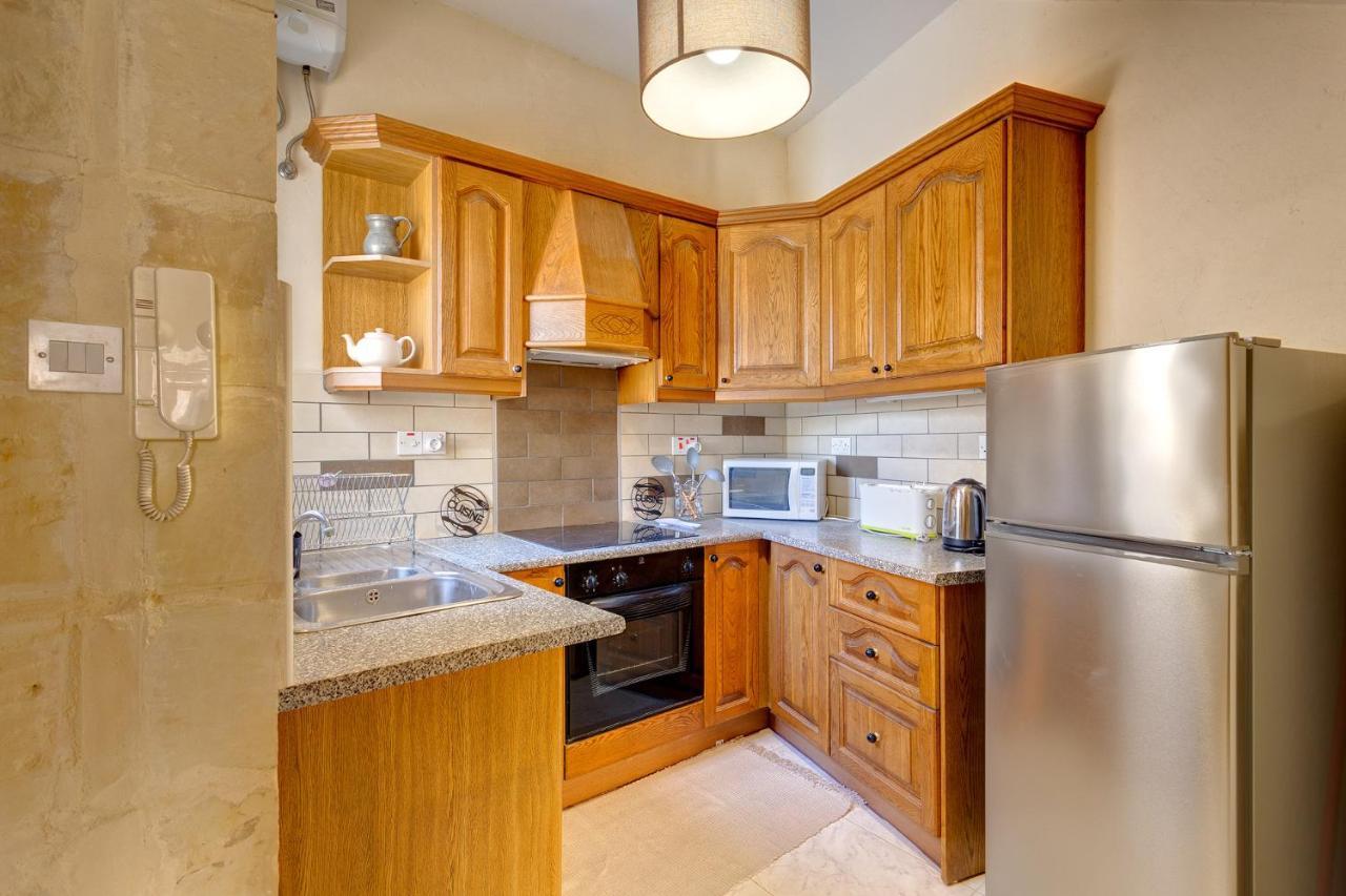 Traditional Maltese Townhouse, Roof Terrace And Views Senglea Exteriör bild