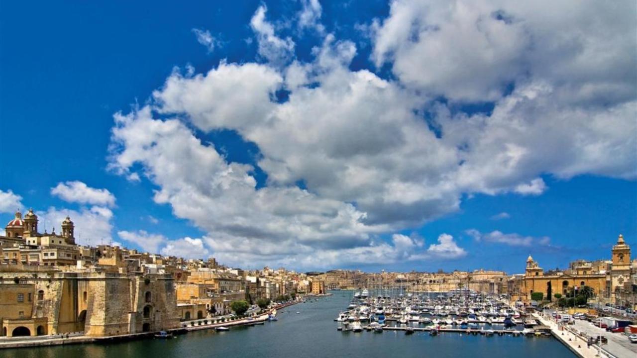 Traditional Maltese Townhouse, Roof Terrace And Views Senglea Exteriör bild