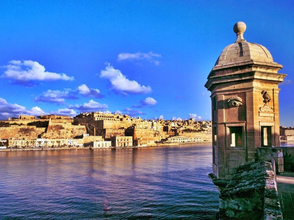 Traditional Maltese Townhouse, Roof Terrace And Views Senglea Exteriör bild