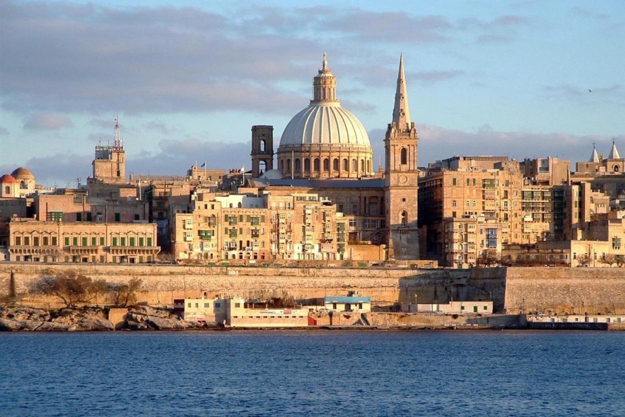 Traditional Maltese Townhouse, Roof Terrace And Views Senglea Exteriör bild