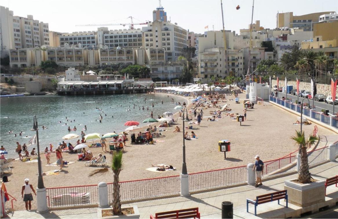 Traditional Maltese Townhouse, Roof Terrace And Views Senglea Exteriör bild